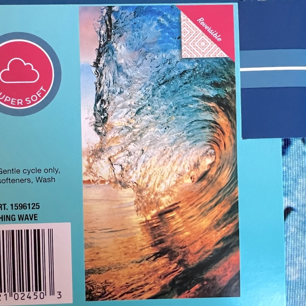 NEW Reversible Whitley Willows Microfiber BEACH TOWEL 35x70 Big Surf Ocean Wave